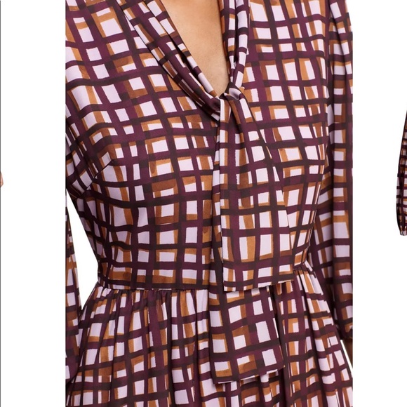 NWT Gal Meets Glam Lindsey Tie Neck Dress 6 - Picture 6 of 9
